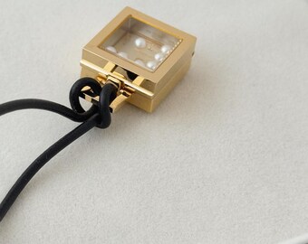 Vintage Mikimoto Pendant Watch With Akoya Cultured Pearls  display picture 1