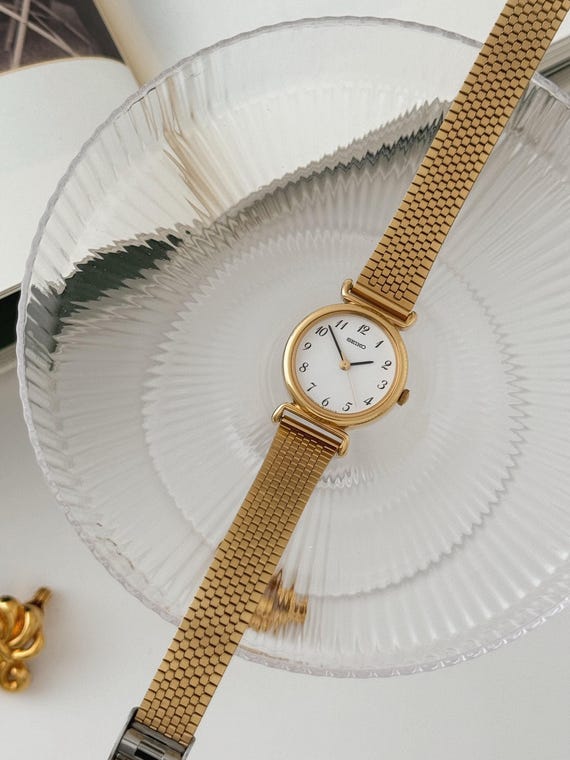 Vintage Seiko Gold Tone Watch, Vintage Women display picture 2