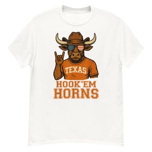 Trending Texas Longhorn Big Shirt Hook em Horns Burnt Orange Shirt Girl Boy Dad Mom Kids Girls Boys Spirit Evergreen T-Shirt
