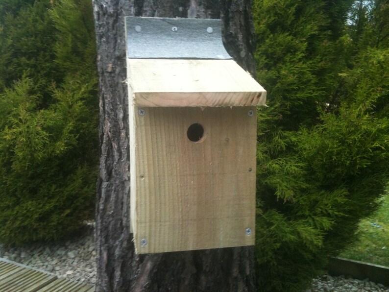 A set of 32 'Make your own' Bird Box Kits. Strong and sturdy bird box. 
Put together in 10-15 minutes. Kit includes: 6 pieces of timber, roofing felt, screw, nails and an instruction sheet.