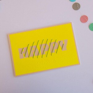 Cartes colorées et brodées à la main "Happy"