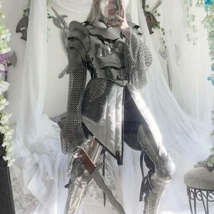 Conjunto de armadura LARP de cuerpo completo para mujer con cota de malla: disfraz de fantasía de placas de acero para cosplay, juegos de rol y ferias renacentistas. Nota: Sin espada.