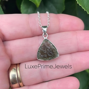 Véritable pendentif en moldavite brute, 100 % naturel, avec pierres précieuses certifiées de République tchèque, bijoux faits main en argent sterling 925