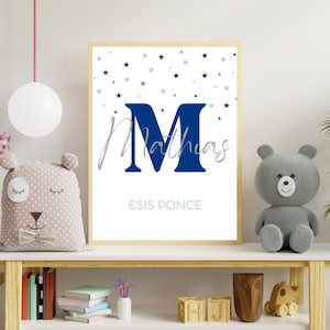 Cartel Personalizado con Nombre para Bebé – Decoración Infantil enmarcada – Regalo de Nacimiento – Inicial y Apellidos – Con Marco GRANDE