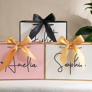 Personalized Bridesmaid Gift Bags, Custom Wedding Gift Bag, Bridal Party Favor, Bachelorette Party Bag, Welcome Gift Bag, Elegant Gift Bag