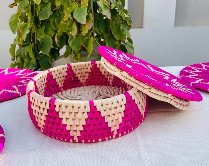 Handwoven Lid Basket By Suzzi Homes, Eco-Friendly Woven Basket with Lid, Rustic Storage Basket, Boho Decor, Fruit Storage, Organizer Basket