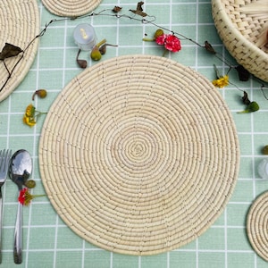 woven round placemats by suzzi homes, natutal placemats set of 6, handmade place mat, wicker placemat, farmhouse table decor, plate mat 14in