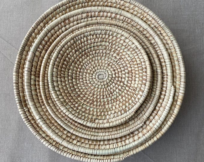 Handwoven neutral Wall basket set of 6, boho wall hanging baskets, woven African decorative baskets, seagrass baskets, bohemian wall decor