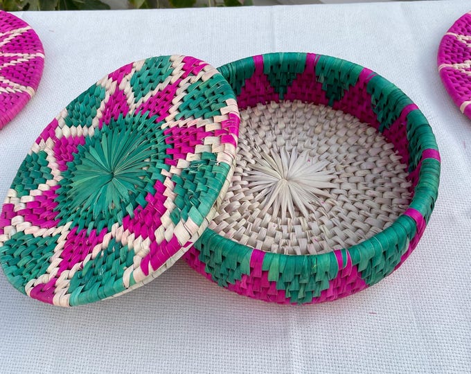 Handwoven Lid Basket By Suzzi Homes, Eco-Friendly Woven Basket with Lid, Rustic Storage Basket, Boho Decor, Fruit Storage, Organizer Basket