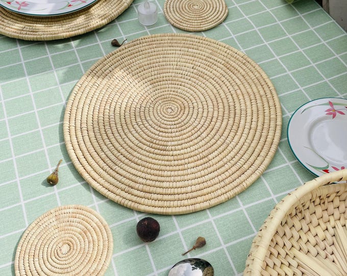 Hand Woven Round Placemats Set 14 in, Boho Placemats For Table, Rustic Woven Placemats, Palm Leaves Eco Friendly Placemat, boho Table Decor