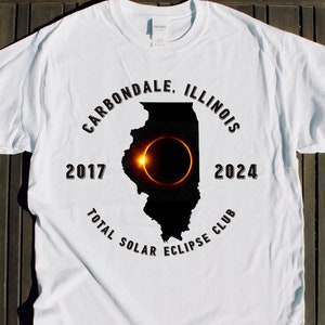 CARBONDALE Total Solar Eclipse Shirt Souvenir April 8 2024 Illinois Betrachtung Partei Club Tshirt Geschenk Totalität Mond Phase Ereignis Mond Karte 2017