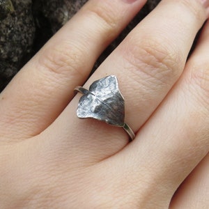 Ivy Leaf Ring, Nature Inspired Ring, Silver Leaves Ring, Botanical Ring, Plant Ring, Wiccan Ring
