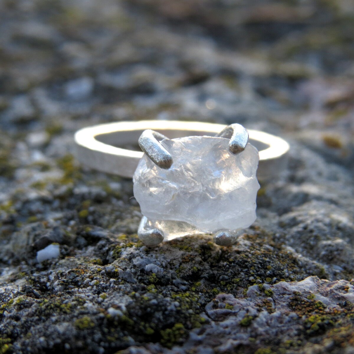 Bague pierre naturelle brute sale