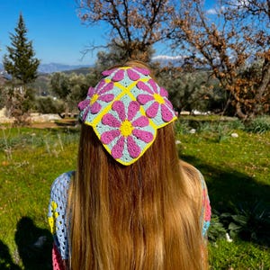 Häkel Haar Bandana, Blumenmuster gestrickt Bandana, Häkeln Bandana, Häkelmuster, Blume häkeln, Haar Crocher Haar Halstuch