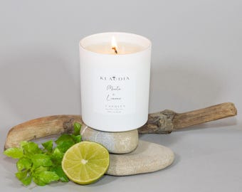Scented candle, handcrafted, made with sustainable and natural materials, cotton wick, soy wax and frosted glass