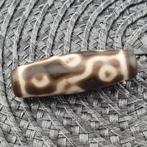 9 Eye Dzi Bead Tibetan Amulet Vintage Himalayan 36.7mm Protection Lucky Charm