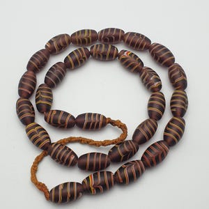 Vintage Venetian Style Feather Desgin Glass Beaded Necklace 22 inches Strand