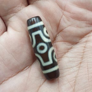 Vintage Amazing 6 Eyes Tibetan Agate Dzi Bead