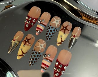 Funky, patterned press on nailz!