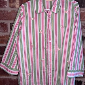 Alfred Dunner Pink /Green Colored Stripes with Embroidered Flowers Button Down Blouse, Sz 18