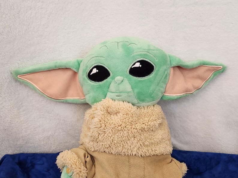 Yoda Stuffed Animal 15 inches with Robe Soft Plush Bear, Gift for Star Wars Lover, Baby Yoda Soft Stuffed Animal, Gift for Birthday bild 2