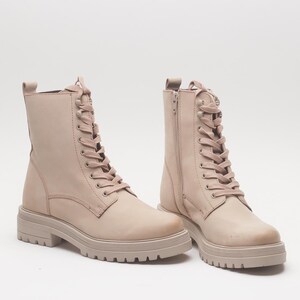Beige Combat Boots for Men – Lace-Up Ankle Boots with Side Zipper & Lug Sole – Fall/Winter Street Style