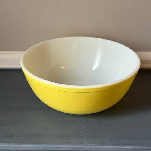 Vintage Yellow Pyrex Primary Bowl - Etsy