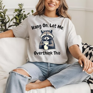 Die Horrors bestehen, aber so tue ich Hemd, lustige psychische Gesundheit, Meme Hemd, Opossum Hemd, lustiges Waschbär-T-Stück Retro Opossum Hemd, sarkastisches Hemd
