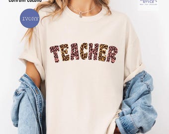 Teacher T-Shirt: Leopard Print Retro Style - Comfort Colors Fabric
