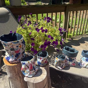 Medium collapsible fabric baskets