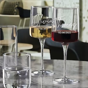 Personalized Wine Glass, Engraved Wine Glass, Custom Wine Glass, Personalized Gift, Custom Wedding Gift, Bachelorette Gift, Anniversary Gift