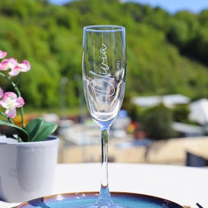 Benutzerdefinierte Sektflöten, gravierte Sektflöten, Hochzeitsgeschenk, Mr und Mrs, Hochzeit Champagner Flöten, Verlobungsgeschenke