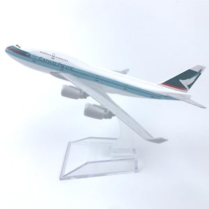 Cathay Pacific B747 model (1:400)
