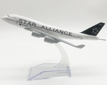 Star Alliance B747 model (1:400)
