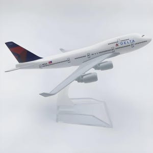 Delta Airlines Boeing 747 model (1:400)