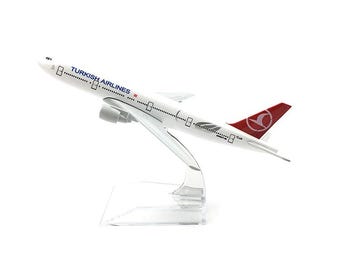 Turkish Airlines B777 model (1:400)