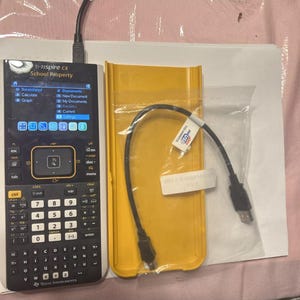 Texas Instruments TI Nspire CX Grafiktaschenrechner mit Hülle und Deckel