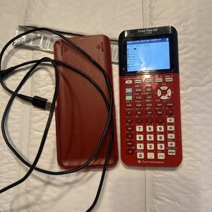 Texas Instruments TI-84 Plus CE Grafiktaschenrechner getestet MIT Gehäuse Kabel Rot