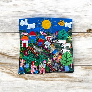 アルピレラ タペストリー 壁掛け ラテン アメリカン フォーク アート 刺繍 ファブリック ヴィンテージ テキスタイル 装飾 カラフルな村の風景 ユニークな手作りギフト