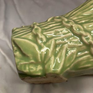 Fioriera in ceramica verde chartreuse McCoy Pottery di metà secolo moderno