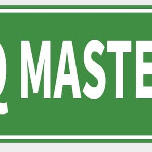 BBQ Master Boulevard i vibrerande grönt med vit text. Väl synlig. Inomhus/utomhus. Anpassningsbar.