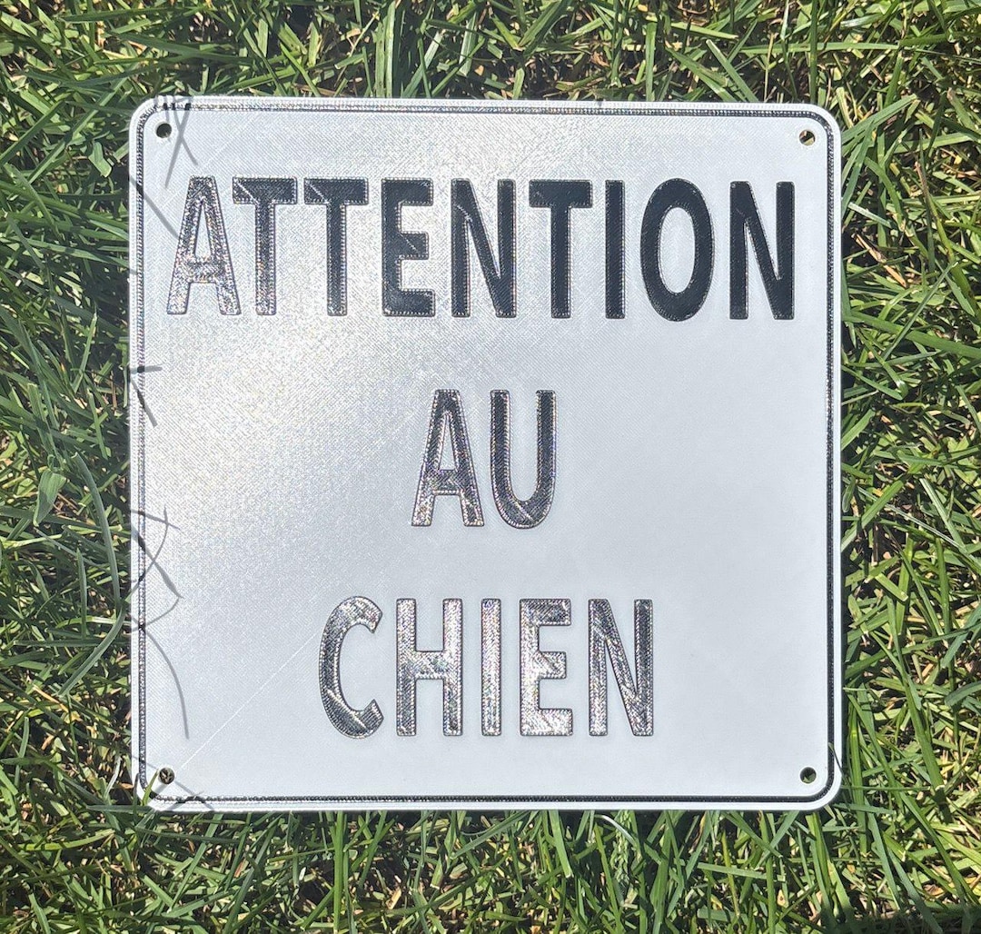 Chiem Lettering French Attention Au Chien Beware of Dog Sign in Vibrant White With ...