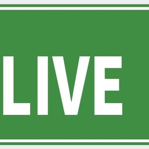 Pode incluir: Sinal de rua verde com texto branco "OLIVE DR". O sinal tem uma borda branca e é montado com dois rebites prateados. O sinal é retangular.