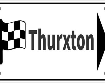 Letrero de garaje para el circuito de carreras de Thruxton, pista de carreras rápida, blanco vibrante con letras negras, muy visible, para interiores y exteriores.