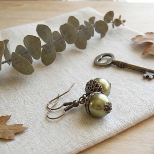 Pendientes colgantes de bellota de latón con perla verde, joyería nupcial