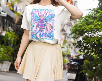 maglietta grafica casual da donna con stampa DTG, stile retrò neon vintage, con effetto ape.