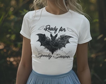 Camiseta feminina com estampa floral DTG e desenho de morcego pronto para a temporada assustadora