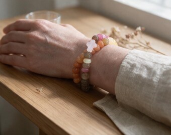 Rosario pulsera en cuentas planas de colores oscuros
