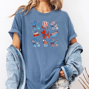 Comfort Colors Balloon Dog Bow Fourth of July T-Shirt, 4th Of July T-Shirt, Patriotic American Shirt, USA Flag Shirt , Coquette USA Shirt