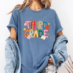 Comfort Colors Third Grade Teacher Shirt ,Back to School Shirt,3rd Grade Floral Teacher Shirt,Third Grade Teacher&#39;s Gift,Back to School Gift